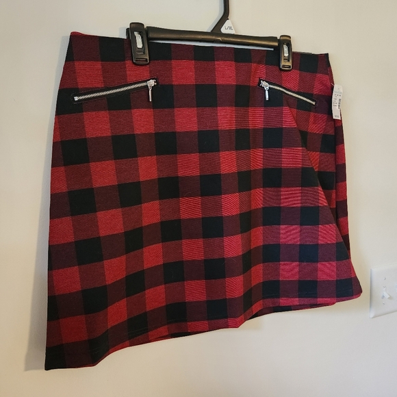 Maurices buffalo check skirt, size XL - Picture 2 of 3